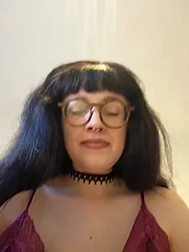 Mommynatrix online show from April 2026 04:34:02 PM