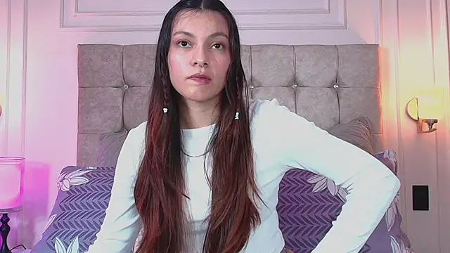 gabyevans4 online show from April 2026 12:23:01 PM