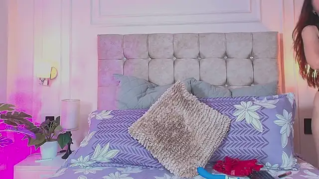 gabyevans4 online show from April 2026 12:17:02 PM