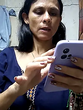 yuliitza4 online show from March 2026 01:25:01 PM