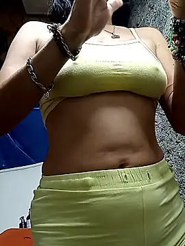 yuliitza4 online show from March 2026 12:33:01 AM