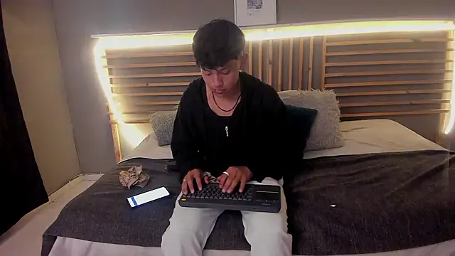 clark ken01 online show from March 2026 09:11:01 PM