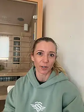 FitAnna online show from February 2026 01:23:02 PM