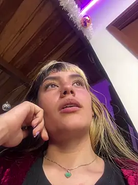 Sara 92 online show from April 2026 06:02:02 PM