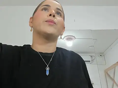 Nikol Lopez  online show from February 2026 03:29:02 AM