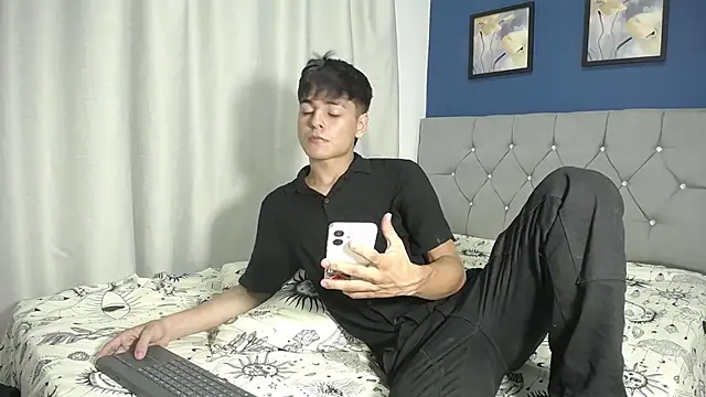 Snapshot of Logan_Jhonson19 chatting on June 2026 03:08:02 AM Logan Jhonson19 online show from June 2026 03:08:02 AM