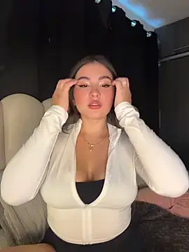 SamanthaValmont online show from April 2026 08:44:01 PM