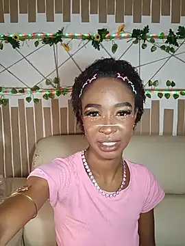 Snapshot of TinnaPeyton chatting on July 2026 05:11:01 PM TinnaPeyton online show from July 2026 05:11:01 PM