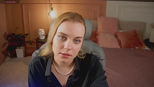 Glow Margo online show from April 2026 12:59:02 AM