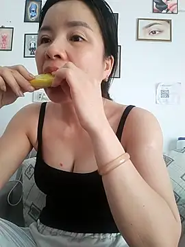 Ivy Trix2 online show from March 2026 08:32:02 AM