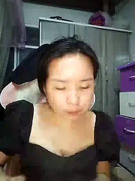 Ivy Trix2 online show from April 2026 02:58:02 PM