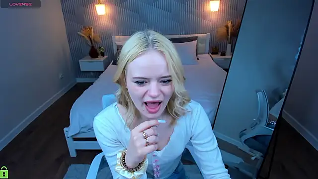 Tessa Ashe online show from March 2026 09:57:01 AM