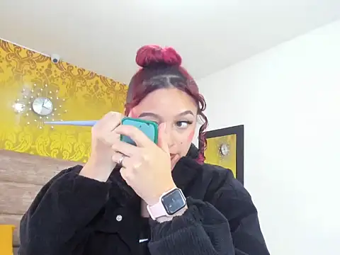 Snapshot of violeethh__ chatting on February 2026 12:27:01 PM violeethh online show from February 2026 12:27:01 PM