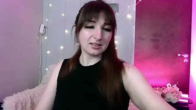 Snapshot of Birdie_Kiss chatting on June 2026 07:47:01 PM Birdie Kiss online show from June 2026 07:47:01 PM