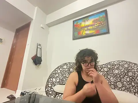 yassiestar online show from February 2026 08:19:02 PM