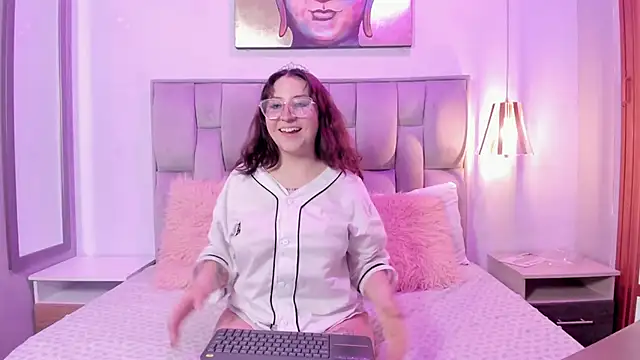 Maddie-LesYoux online show from February 2026 12:38:01 PM