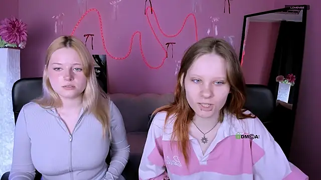 cassandra nik online show from April 2026 12:43:01 PM