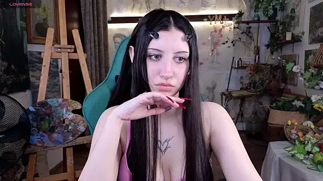 EffieMeowley online show from April 2026 02:11:01 PM