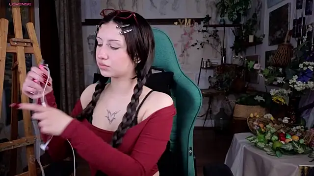 EffieMeowley online show from April 2026 05:29:01 AM