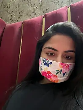 Crazyforyou143 online show from April 2026 08:33:01 PM