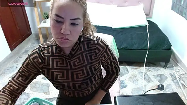 Brenda  222 online show from February 2026 01:10:01 PM