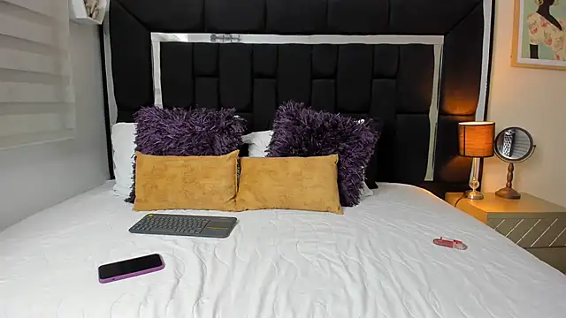 Tiana moon online show from April 2026 02:11:02 AM