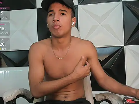 Snapshot of Damondark chatting on February 2026 02:18:01 PM Damondark online show from February 2026 02:18:01 PM