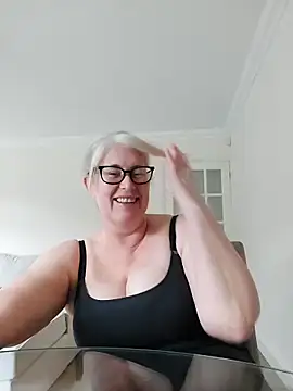 FlirtyFleur-x online show from April 2026 08:10:01 AM