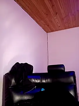 agathamoont online show from February 2026 01:34:02 PM