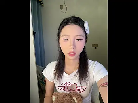 Y--F--LOVE online show from April 2026 02:37:01 PM