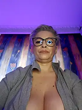 LunaBlaise online show from February 2026 12:59:02 PM