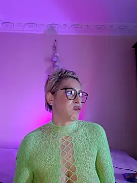 LunaBlaise online show from April 2026 09:47:01 AM