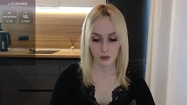Snapshot of Bella_Villen chatting on June 2026 11:24:02 AM Bella Villen online show from June 2026 11:24:02 AM