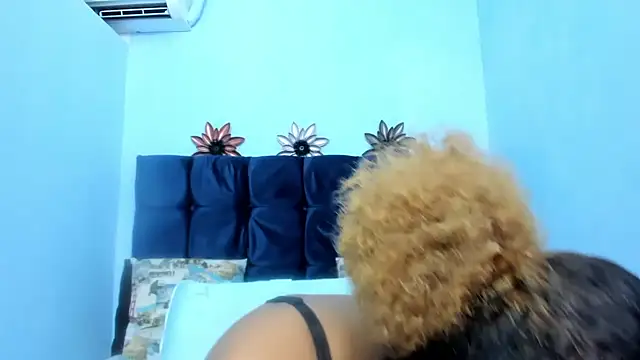Snapshot of Saray_sexylove chatting on July 2026 12:09:02 PM Saray sexylove online show from July 2026 12:09:02 PM