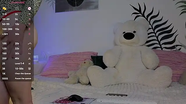 Milla Rose  online show from February 2026 01:23:02 PM