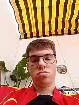 Alejandro27003 online show from March 2026 12:18:01 PM