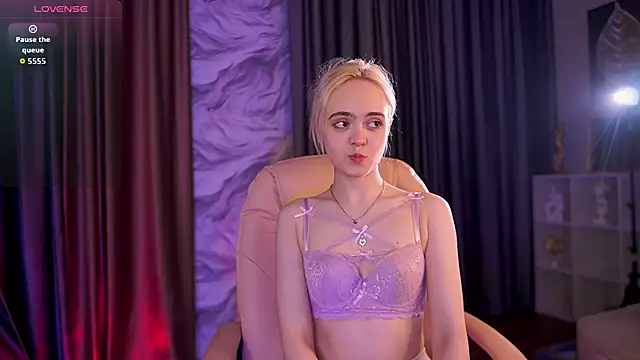 Bambi Bloom online show from March 2026 05:45:02 AM