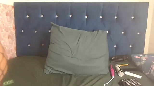 CURVYBOOTYLICIOUS88 online show from May 2026 11:39:02 AM