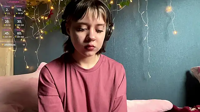 AueshaSimon online show from April 2026 05:12:02 AM