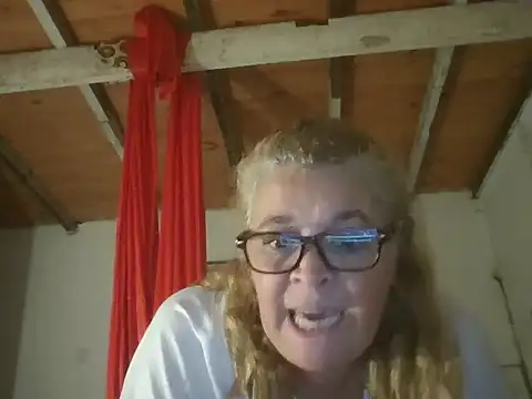 momismilf544 online show from April 2026 02:42:02 AM