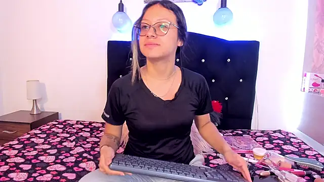 katyy b online show from March 2026 01:06:01 PM