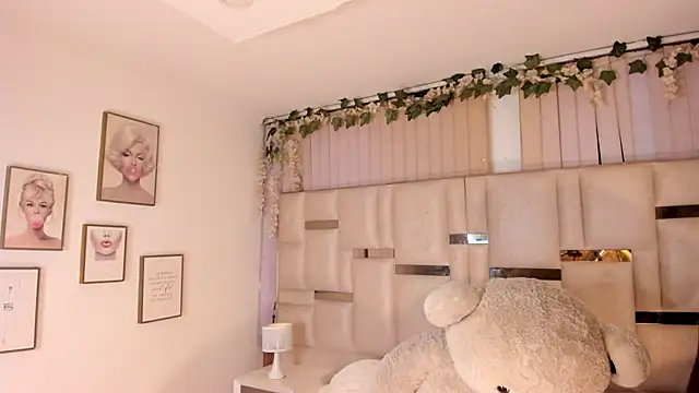 Hanna klover online show from April 2026 03:31:02 AM