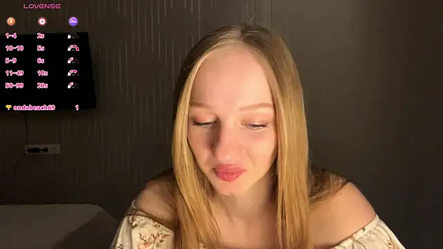 Anika Socutehe online show from April 2026 08:39:02 PM