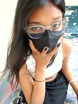 MAYA BED GIRL online show from March 2026 05:36:01 PM