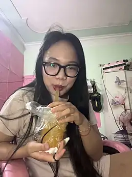 Leeeeiu online show from May 2026 03:38:01 PM