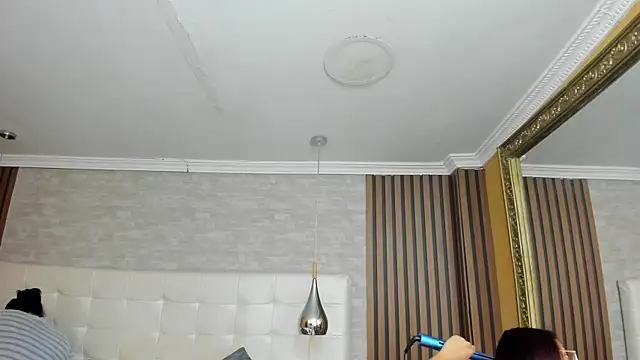 AbbyLoius online show from April 2026 01:37:01 PM