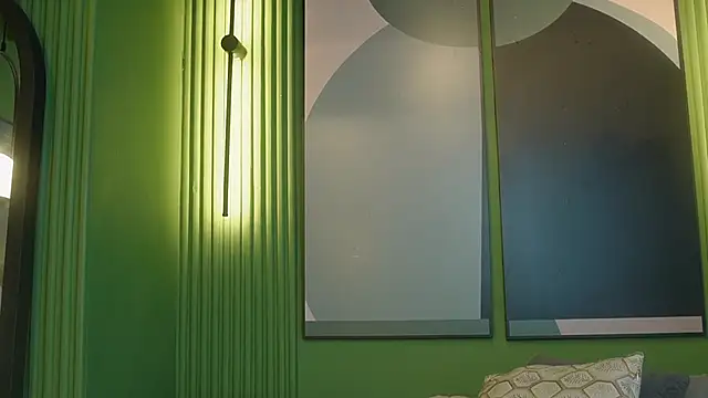 Mia and Belmonth online show from April 2026 07:04:02 PM