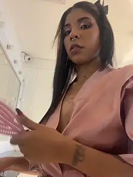 VioletaHills  online show from May 2026 12:33:01 PM