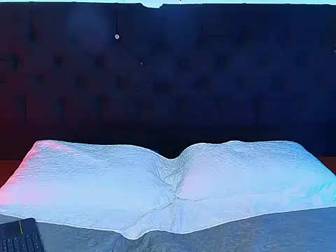 hollannd  online show from March 2026 03:15:01 PM