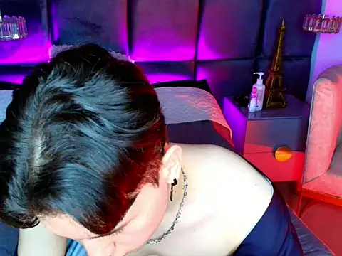 hollannd  online show from April 2026 02:23:01 PM